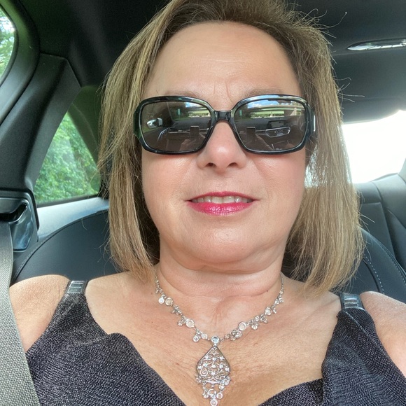 Meet your Posher, Audrey - Picture 4 of 7